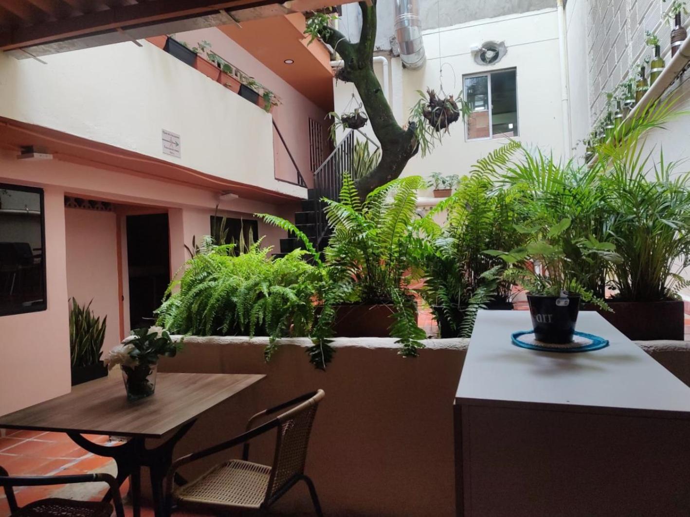 Hostal Casa Primavera Medellín Dış mekan fotoğraf