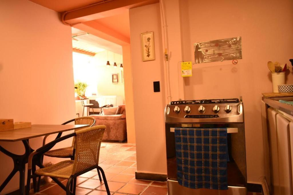 Hostal Casa Primavera Medellín Dış mekan fotoğraf